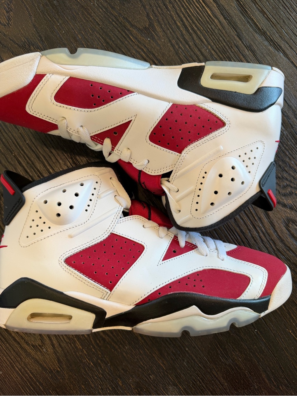 Size 9.5 -Nike air Jordan 6 Retro OG Mid Carmine